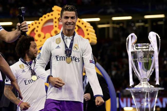 前提占十
